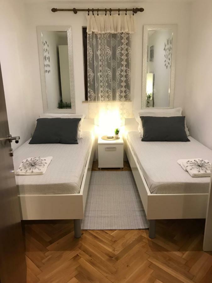 Puntizela-Patty Apartment Pula Luaran gambar